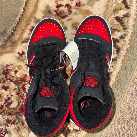 Adidas Black and Red High-Tops - Picture 6 of 7